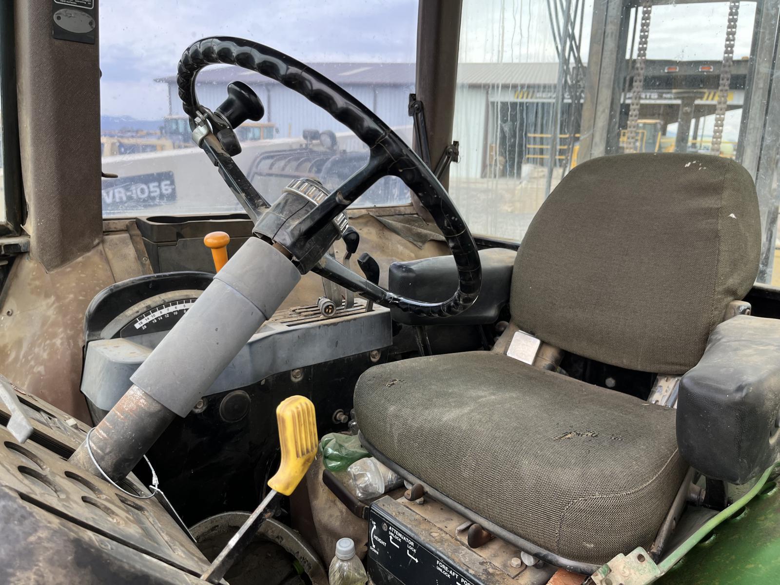 ./imagenes/INVOICE/2019/18129/JOHN DEERE 4850 (3).JPG